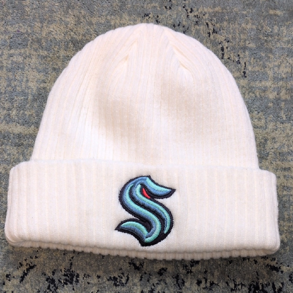 Fanatics Cream Beanie with Logo